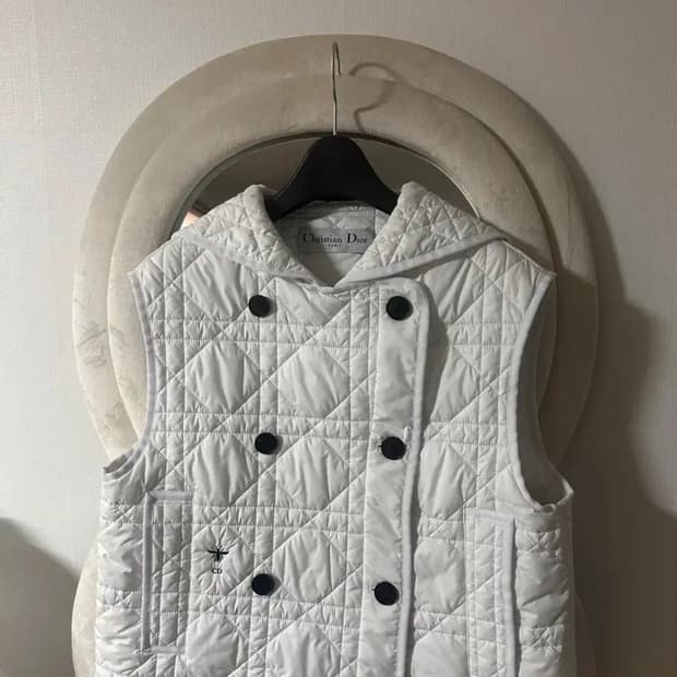 디올 매크로까나쥬 패딩베스트