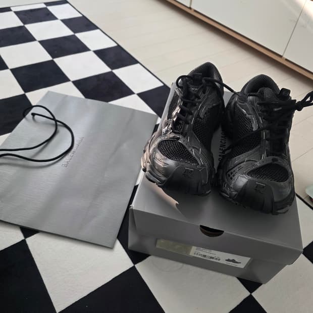 발렌시아가 스테이플러 블랙 42