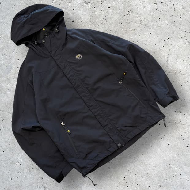 [S] 마운틴하드웨어 블랙 바람막이 후드 자켓 D347