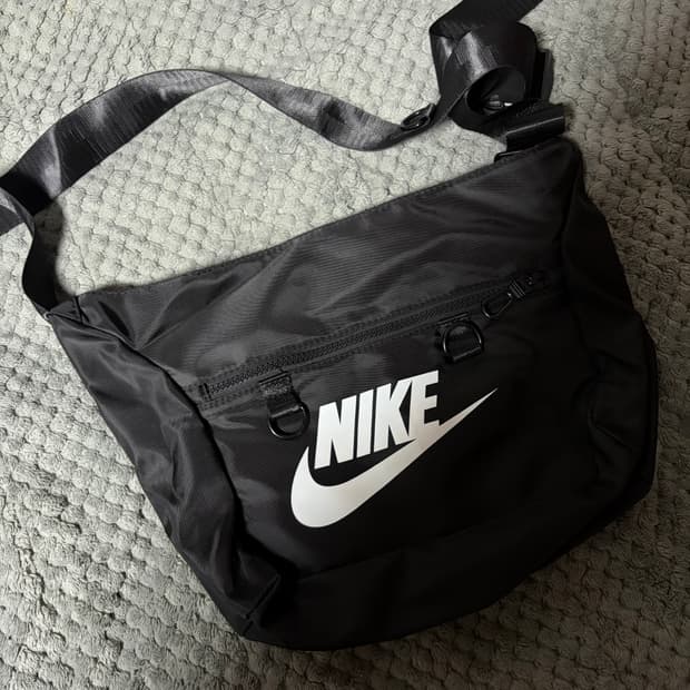 새상품 나이키 크로스백 힙색