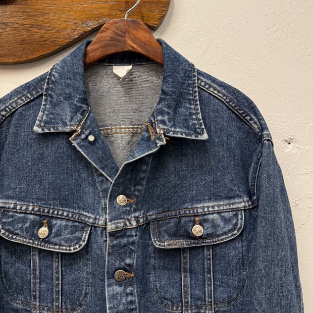 XL) Lee Riveted Denim Trucker Jacket