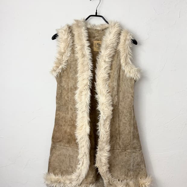 super lovers 퍼 트림 스웨이드 베스트