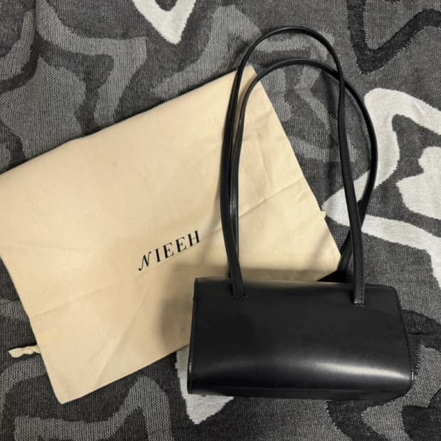 NIEEH 블랙 숄더백