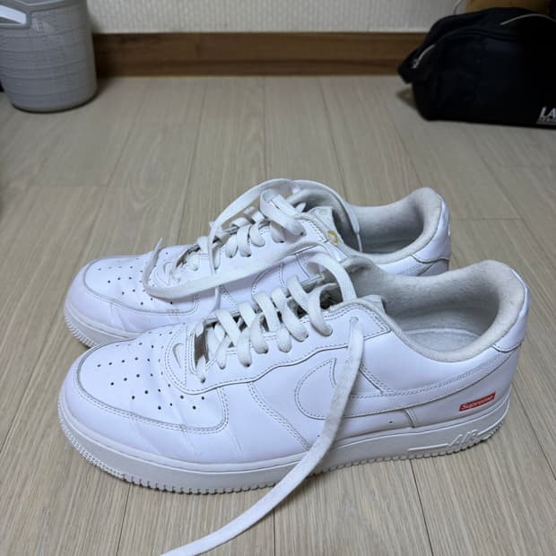 나이키 슈프림 에어포스1 화이트 300