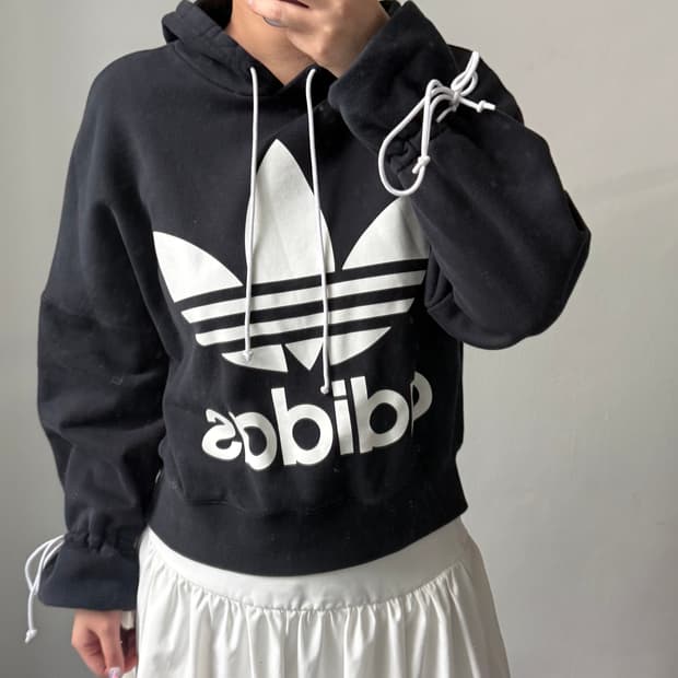 [S] 아디다스 크롭 후드티 리본디테일
