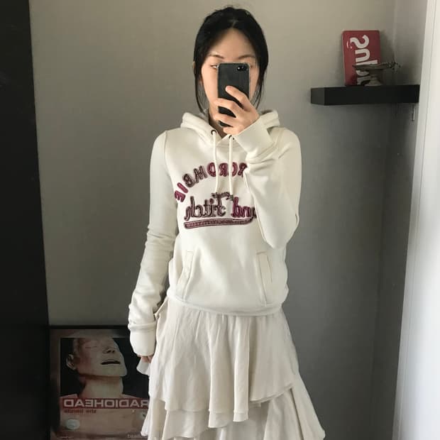 아베크롬비 자수로고 화이트 후드티