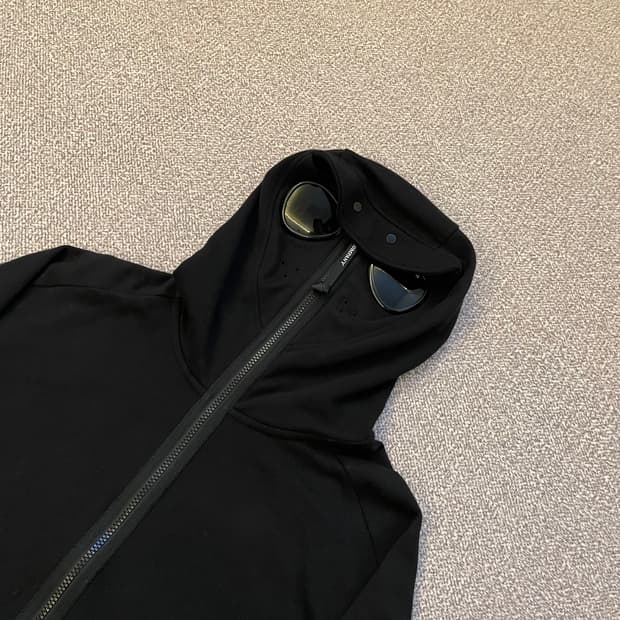 C.P. Company 고글 후드집업