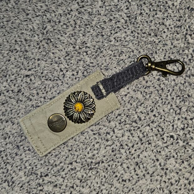 칼하트 버튼 핸드메이드 커스텀 카라비너 키링 / 11904