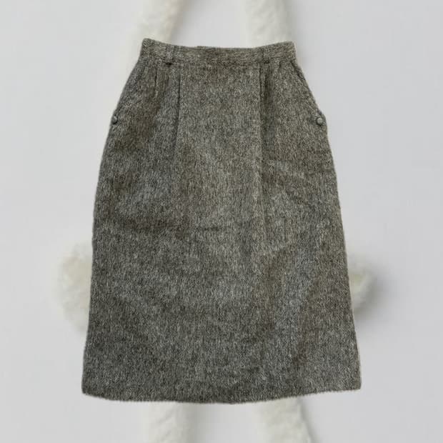 그레이 모헤어 스커트