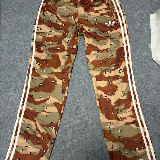 아디다스 초코칩 카모 트랙팬츠
