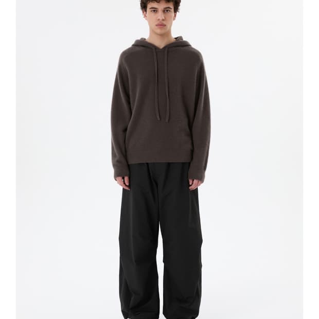 아모멘토 라쿤 후디 니트(RACOON HOODIE KNIT)