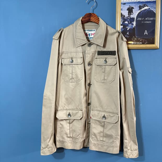 00‘s Levis red tab Bush jacket. 