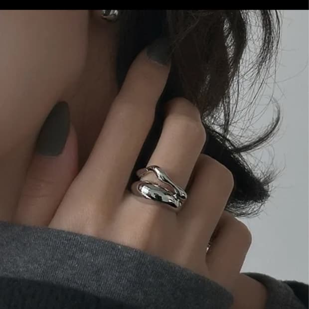 dwen 볼드 웨이브 더블 라인 반지