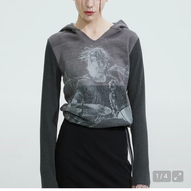 노아이고 V넥 프린팅 후드티 (차콜)