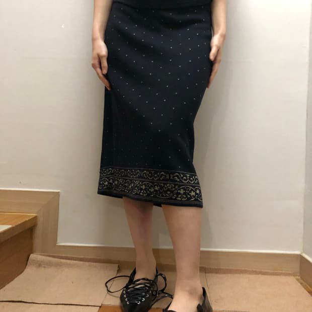 빈티지 블랙 오리엔탈 도트 미디 스커트