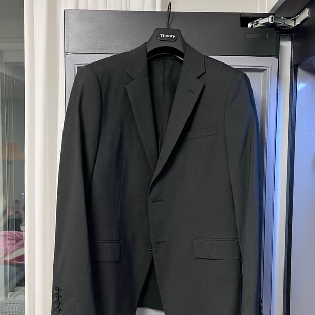 띠어리 뉴테일러 수트 셋업 정장 다크차콜