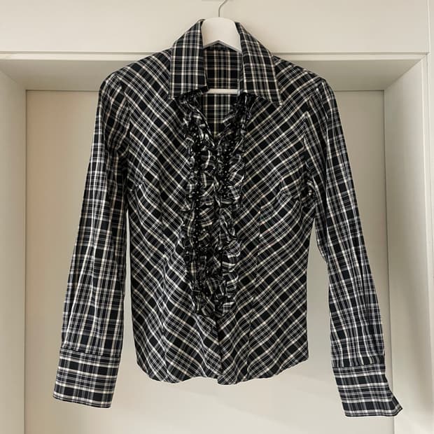 프릴 디테일 체크셔츠