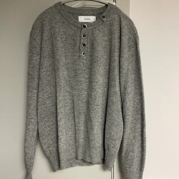 웨이비니스 버튼 헨리넥 그레이 1