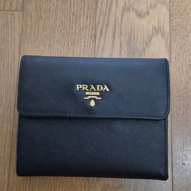 (정품) 프라다 사피아노 반지갑 (명품 여자 카드지갑 장지갑)