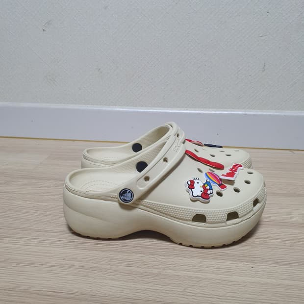 크록스 클래식 플랫폼 샌들 슬리퍼 240