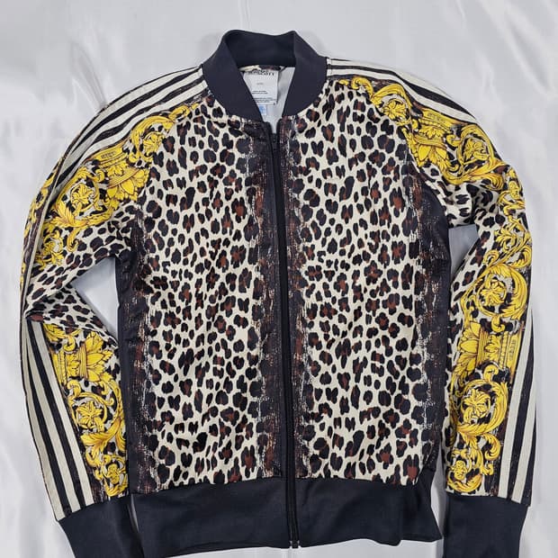 아디다스제레미스캇호피져지