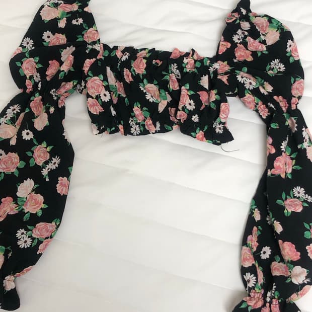 H&M 크롭 퍼프 블라우스 