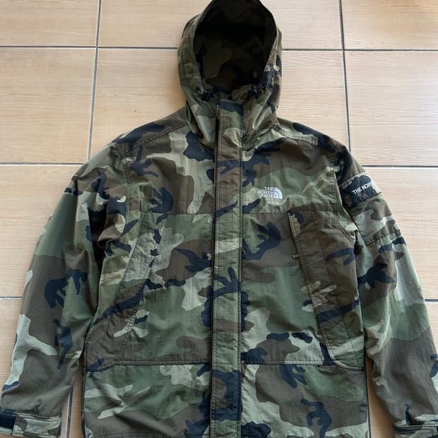 00‘s 노스페이스 카모 마운틴자켓