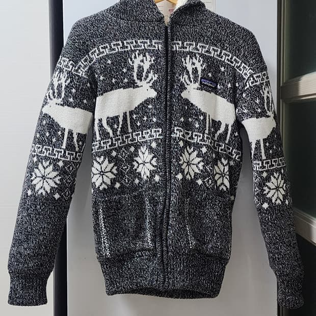 파타고니아 사슴 패턴 집업 가디건