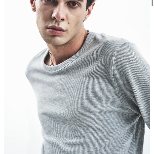 Helet 롱슬리브 구매합니다