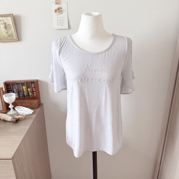 세실맥비 여리 티셔츠