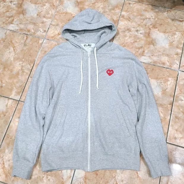 꼼데가르송 플레이 X 인베이더 후드 짚업