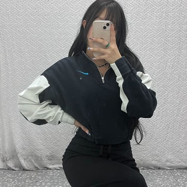 나이키 올드스쿨 빈티지 배색 반집업 크롭 후드티 M C07780