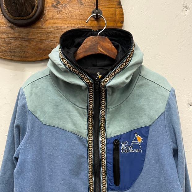 66) go slow caravan Multi-Fabric Zip Hoo