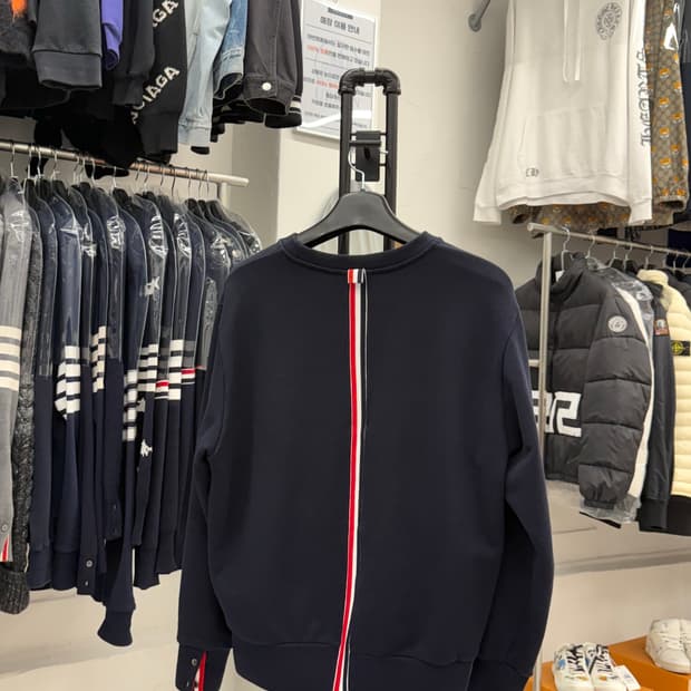 [3] 톰브라운 백삼선 맨투맨