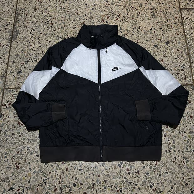 나이키(NIKE) 윈드러너 범고래 바람막이