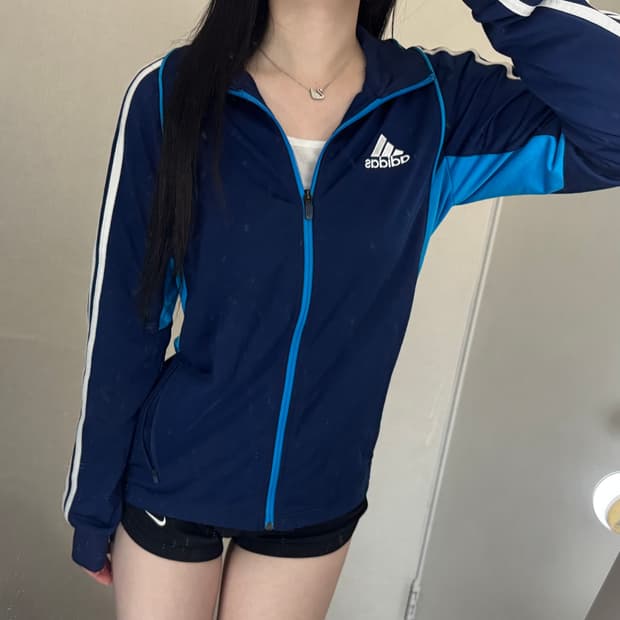 아디다스 삼선 로고 네이비 블루 배색 져지 