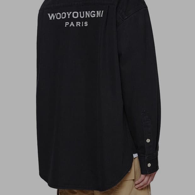 우영미 21ss 블랙 백로고 데님셔츠 46사이즈