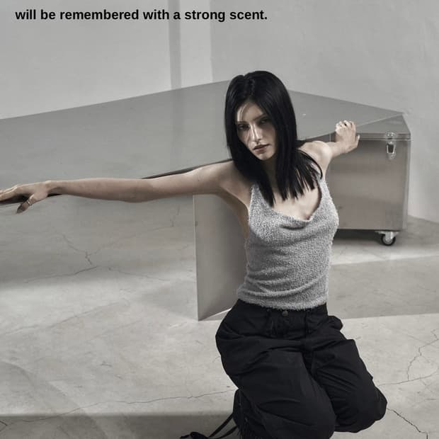 Odor whoosh halter top 홀터나시 블랙