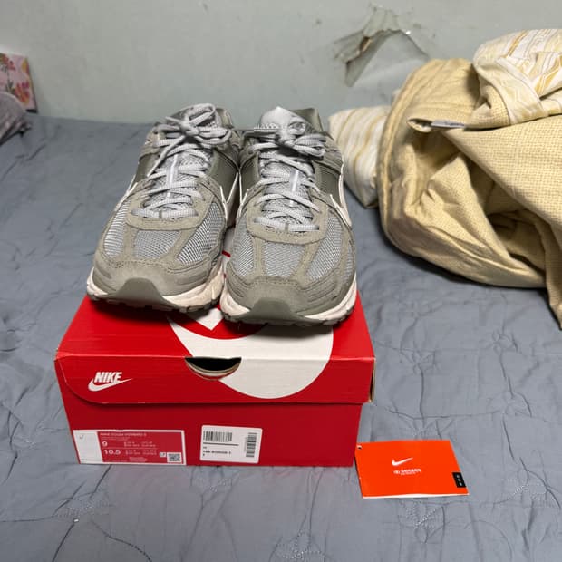 나이키 줌보메로5 다크 스투코 라이트스모크그레이270사이즈실착1회새상품