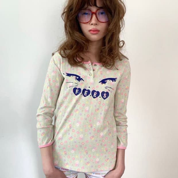 샵페어리 키티 버튼 플라워탑 Kitty button flower top