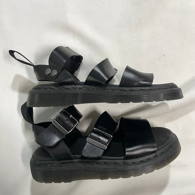 닥터마틴 그리폰 샌들