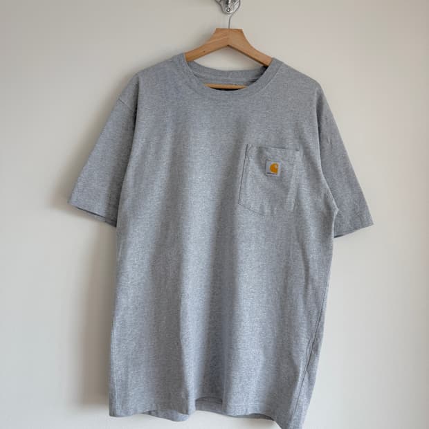 칼하트(Carhartt) 포켓 반팔 티셔츠