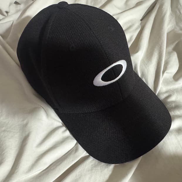오클리 모자