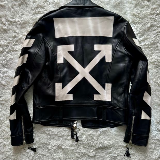오프화이트 가죽 라이더 자켓 블랙