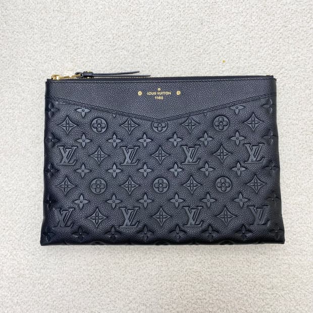 루이비통 클러치백 데일리 파우치