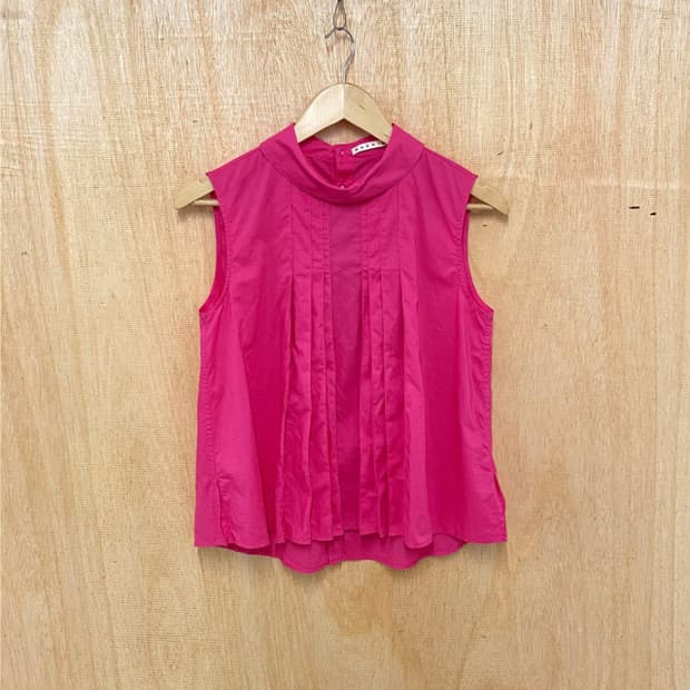 MARNI x UNIQLO pleats sleeveless shirts