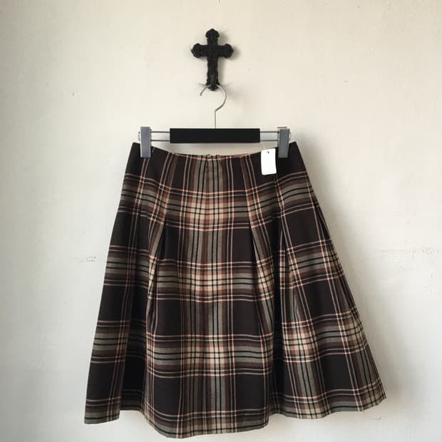 Check pattern pleats skirt