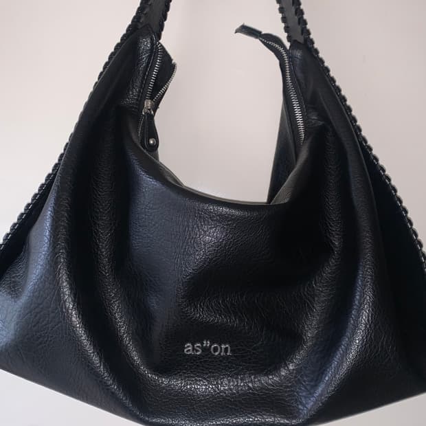 애즈온 로브백 블랙