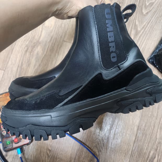 엄브로첼시부츠