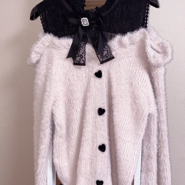 지뢰계 오프숄더 니트